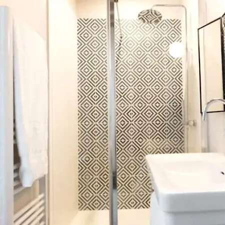 Vacation Home With Parking בית נופש קליארי