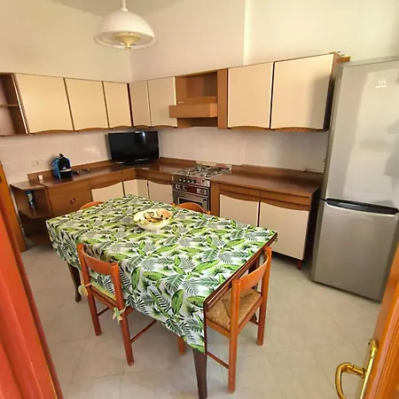 Vacation With Parking Apartment *